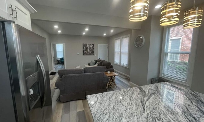 Merion Village Apartamento | Modern and Chic in German & Merion Village Area