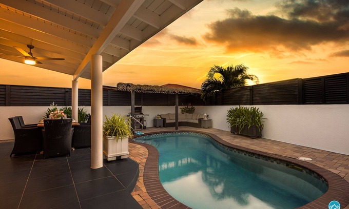 Calbas Plaza Residences Casa | MODERN and CLEAN - 6 guests - beautiful and private vacation home with pool!