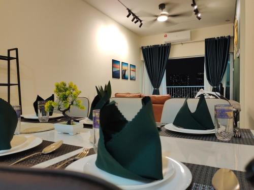 Salak South Apartamento | Modern and Comforts RC Residence Fully Aircond