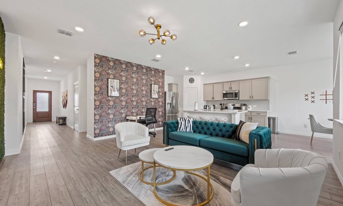 Haslet Casa | Modern and Cozy Home Near Fort Worth, 3 Bed 2 Bath