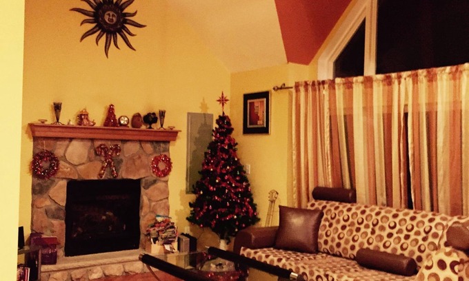 Bushkill Casa | Moderno y acogedor hogar con una corriente en Bushkill