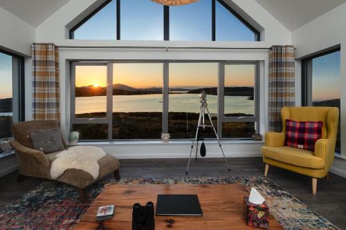 Great Bernera Casa | Modern and Dog Friendly Holiday Home with Sea Loch Views