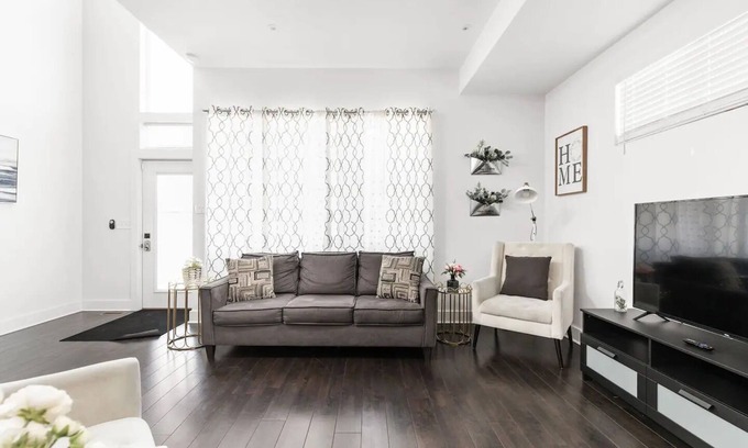 Fountain Square Casa | Modern and Fun 4BR+ Pool Table in Fountain Square