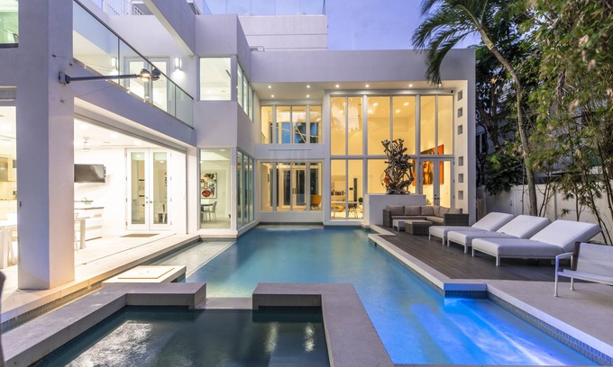 Lauderdale Beach Casa | Modern and luxuous Beach Mansion, heated salt water pool and spa.