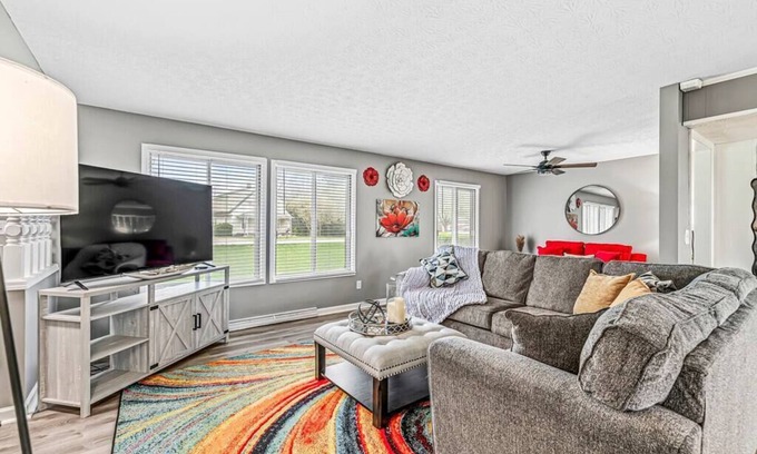 Indianapolis Casa | Modern and Private Home in Indy!