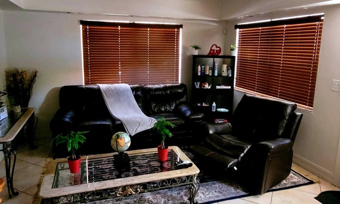 Coral Shores Apartamento | Apartamento moderno y espacioso con excelente ubicación