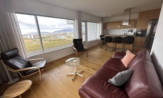 Kopavogur Apartamento | Modern and Spacious 2 bedroom apartment in Kópavogur, great view !