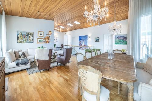 Haaleiti Casa | Modern and Spacious house in Langagerði, Reykjavik - Birta Rentals