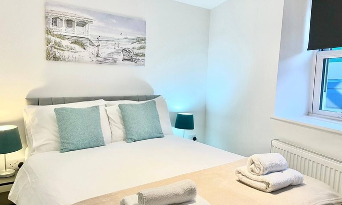 Warmley Apartamento | Modern and Stylish 2 Bedroom Apartment FREE PARKING