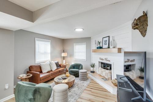Olathe Casa | Modern and Stylish Olathe Home in Prime Location