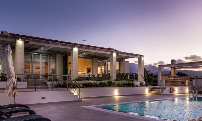 Kalyves Villa | Villa moderna y elegante con piscina privada y vistas espectaculares al mar Egeo