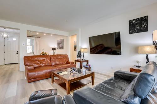Antelope Casa | Modern Antelope Home 14 Mi to Downtown Sacramento