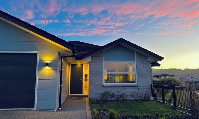 Aotea Casa | Modern Aotea Family Home with Amazing Views