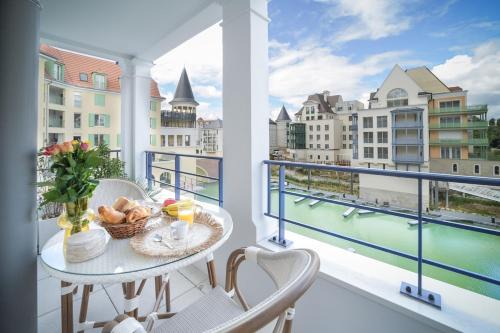 Cormeilles-en-Parisis Apartamento | Modern Apartment with River View, Near Paris