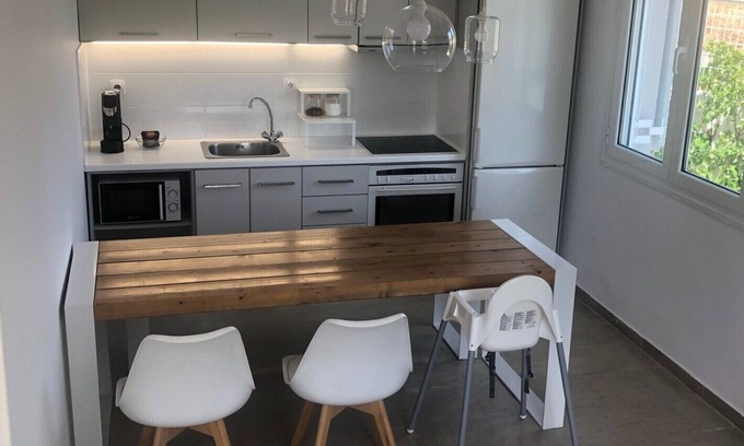 Eleios-Pronnoi Casa | Catherine's Yard, vive como un local.