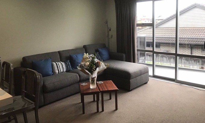 Hamilton North Apartamento | Modern Apartment by Rugby Stadium
