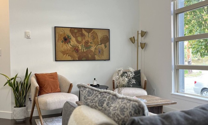 Grandview-Woodland Apartamento | Modern Apartment close to Downtown Vancouver. Steps away from Commercial Drive!