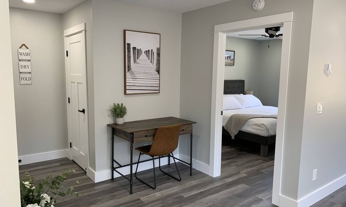 Burdett Apartamento | Creekview Waterfall-Apartamento-Baño Privado