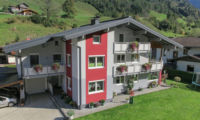 Fusch an der Grossglocknerstrasse Apartamento | ¡RENDIMIENTO AL MEJOR PRECIO! Exclusivo y moderno apartamento en una ubicación central.