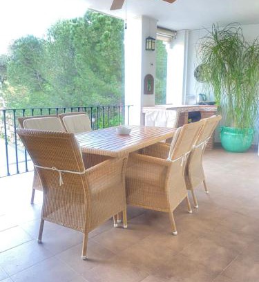 Benahavis Apartamento | Modern Apartment in Benahavis Village Centre with Underground Parking