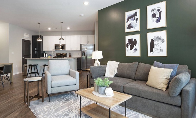 Bowling Green Apartamento | Modern Apartment in Prime Location (ID3310X96)