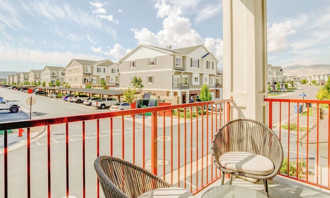 Herriman Apartamento | Modern Apartment in Prime Location (ID4854X37)