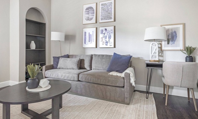 Richmond Apartamento | Modern Apartment in Prime Location (ID1220X195)