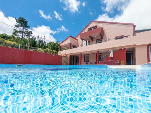 Campanario Apartamento | Modern apartment in Prazeres with shared pool, 150 m²