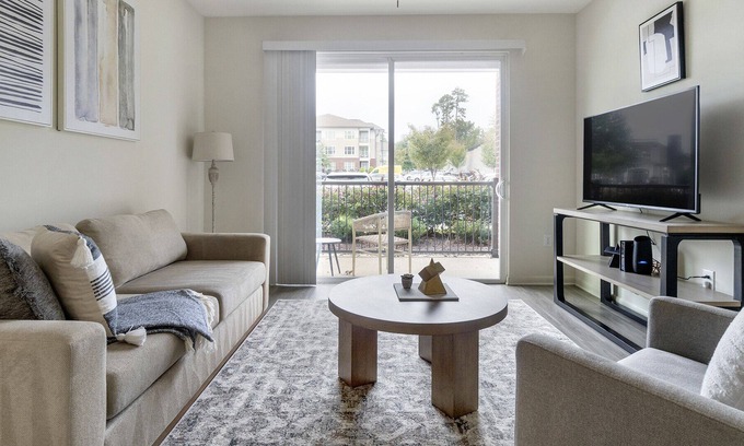 Crabtree Apartamento | Modern Apartment in Prime Location (ID1215X371)