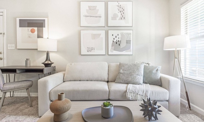 Durham Apartamento | Modern Apartment in Prime Location (ID8449X87)