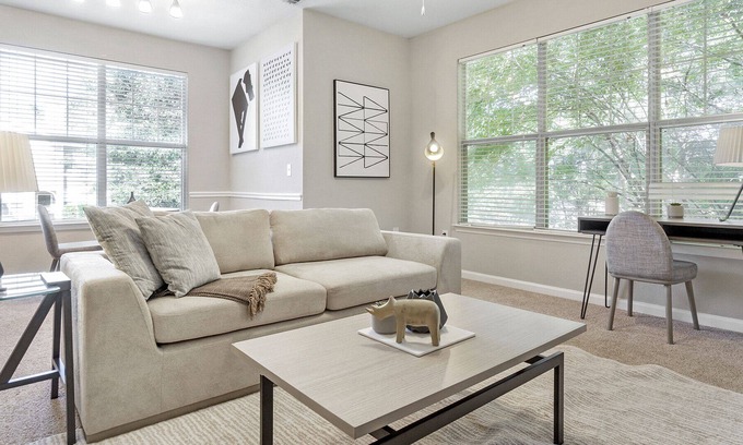 Apex Apartamento | Modern Apartment in Prime Location (ID9782X96)