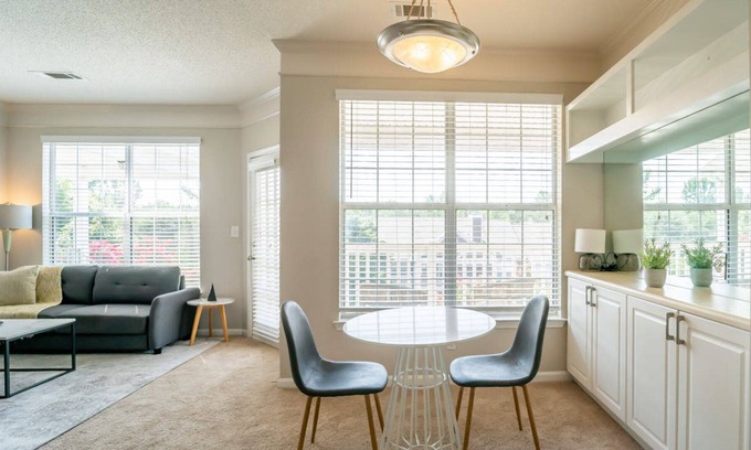 Greer Apartamento | Modern Apartment in Prime Location (ID6762)