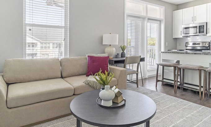 Chapel Hill Apartamento | Modern Apartment in Prime Location (ID1234X280)