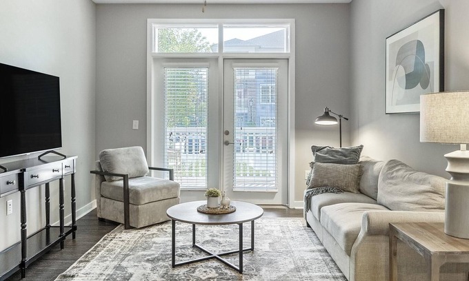 Chapel Hill Apartamento | Modern Apartment in Prime Location (ID1286X424)