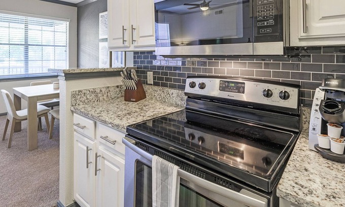 Fort Worth Apartamento | Modern Apartment in Prime Location (ID8657X03)