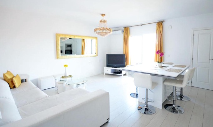 Patraix Apartamento | Modern Apartment in Valencia