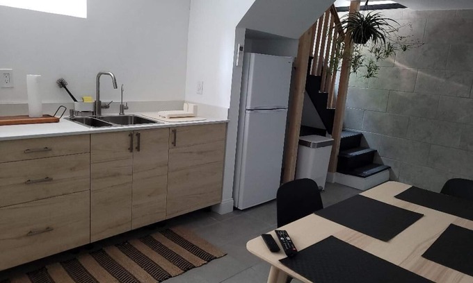 West New Haven Apartamento | Modern apartment in Westville/Yale Bowl area