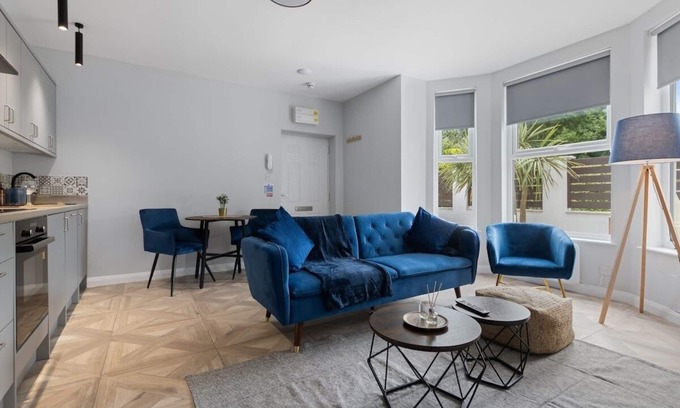 Mapperley Condominio | Modern Apartment |King Bed |Free Parking Suite 2