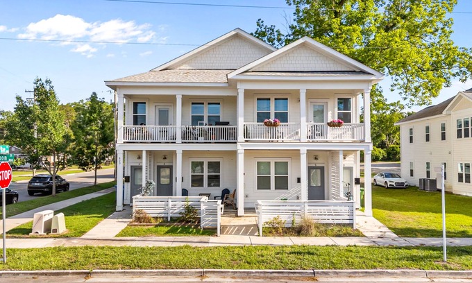 Wilmington Apartamento | Modern Apartment short walk from Riverwalk| Full Kitchen, Wifi and Central AC