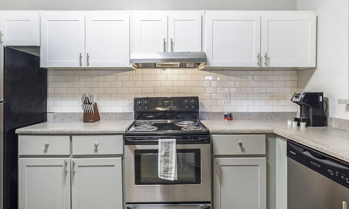 Lithia Springs Apartamento | Modern Apartment in Prime Location (ID8512X74)