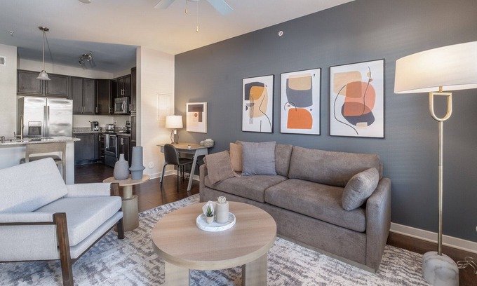 Mountain Brook Apartamento | Modern Apartment in Prime Location (ID5548X77)