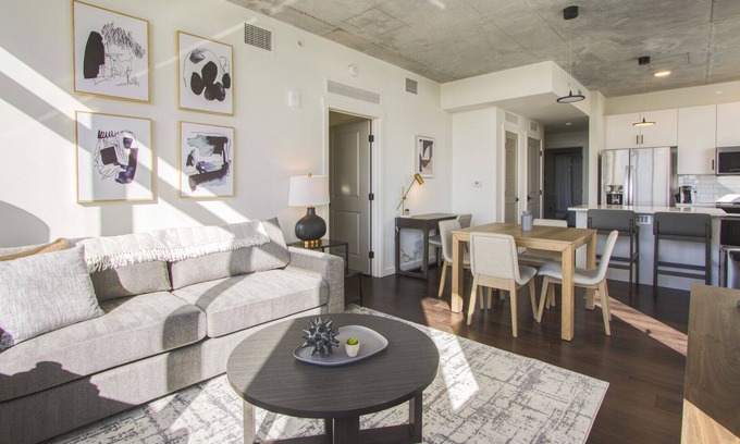 St. Petersburg - Clearwater Apartamento | Modern Apartment in Prime Location (ID8503X97)
