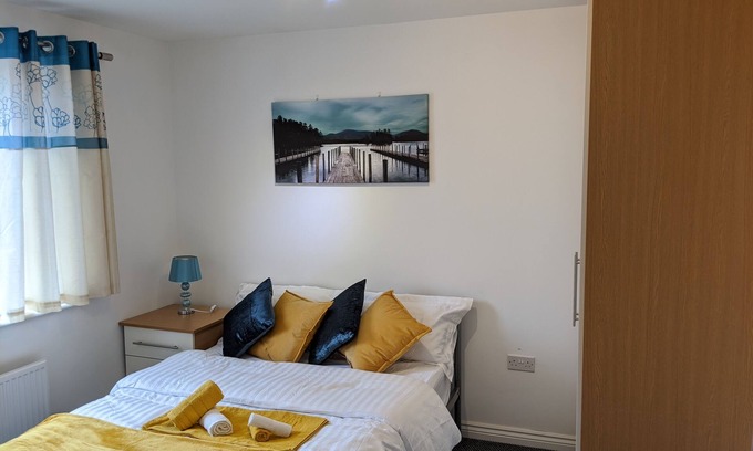 Coventry Apartamento | Modern apartment with Parking/ En-suite/ WiFi/ Netflix