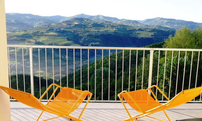 Castino Apartamento | Apartamento moderno con vista soñada.