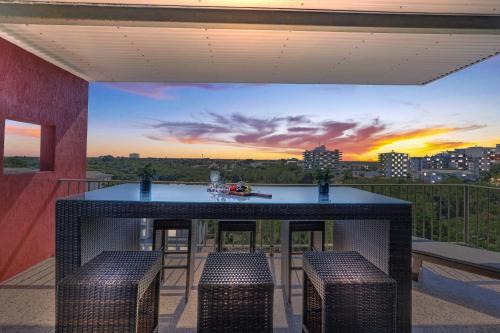 Darwin City Centre Apartamento | Modern Apartment with Sunset Views