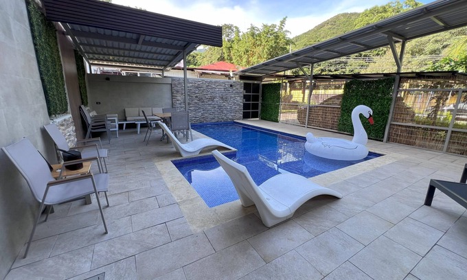 Salitral Apartamento | Modern Apartment with Semi-Private Heated Pool, can be reserved for a Pool Party