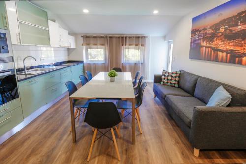 Fatima Apartamento | Modern Apartment With Garden