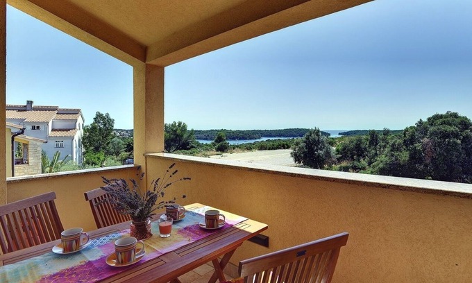 Vinkuran Apartamento | Moderno apartamento con acceso al balcón con vistas al mar