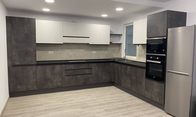 Luqa Apartamento | Modern Apartment with Large Outdoor Area Sleeps 7 Close to Malta Airport
