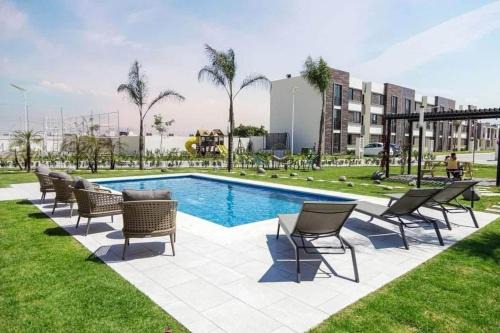 Coronango Apartamento | Modern apartment with pool near VW-Finsa